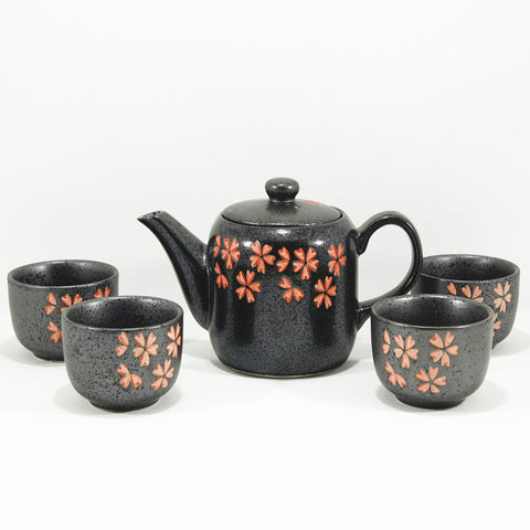Japanese teapot and cups